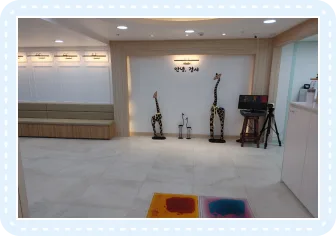 경서유치원 공식 홈페이지 게시 사진: 입구